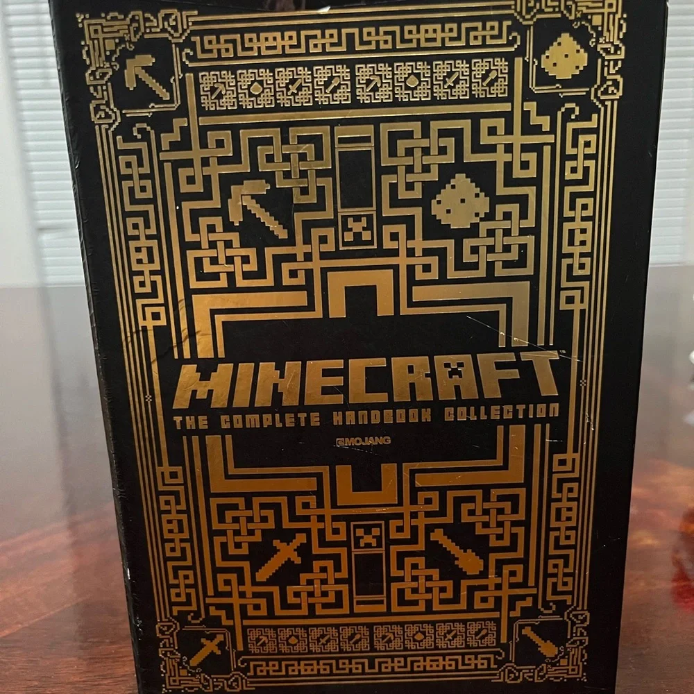 The Complete Handbook Collection — Black & Gold Edition MINECRAFT